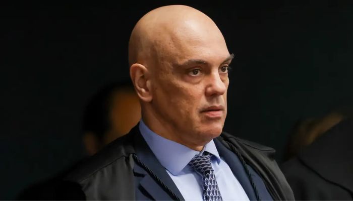  Moraes autoriza Bolsonaro a receber Tarcísio e outros aliados em casa 